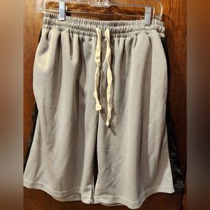 Track 23 Mens Large Short NWT Grey Black Stripe